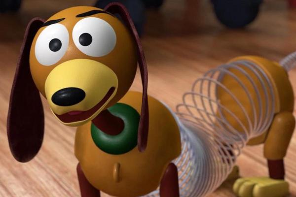 ¿cómo Se Llama El Perro Furtivo De Toy Story?